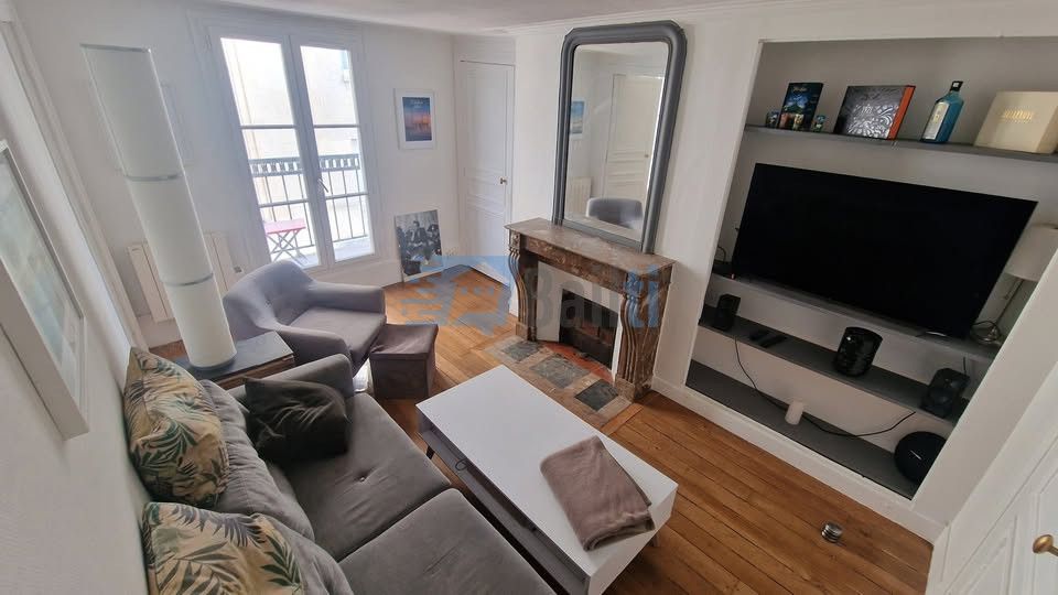 Bail disponible dès que possible et de préférence pour une longue durée.