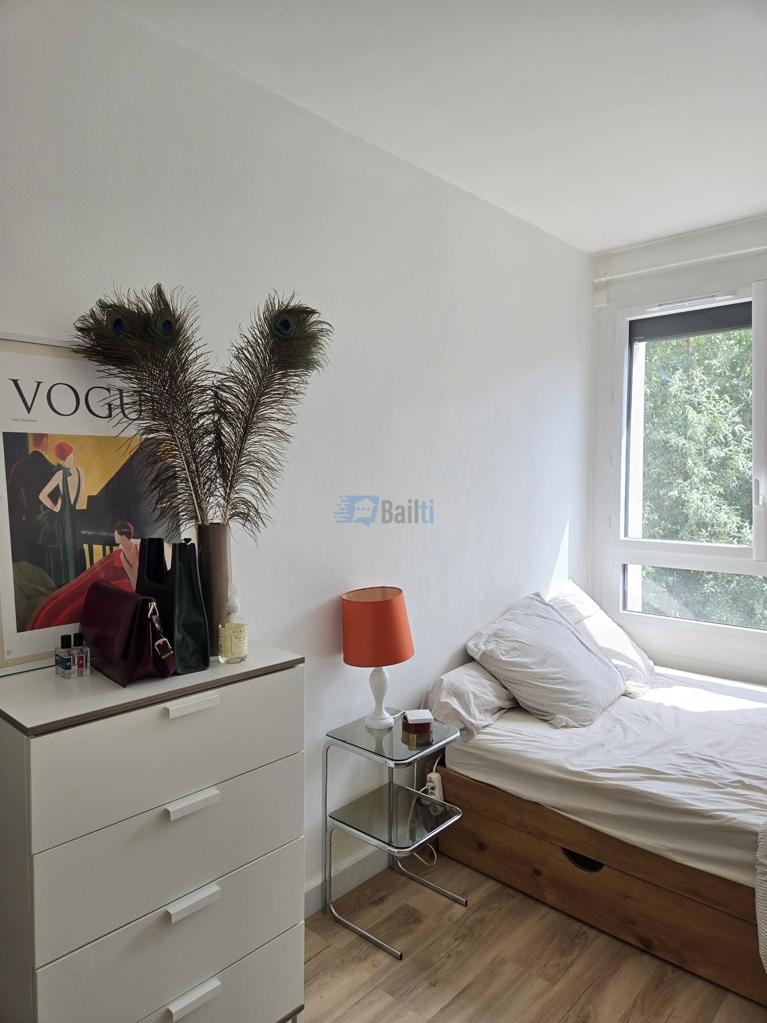 Grande chambre en sous-location – Clichy – Juillet à août
